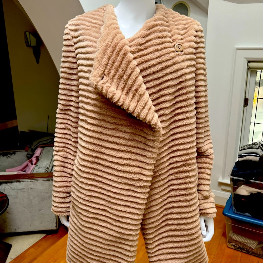 BB Dakota Fun Fur like a wide corduroy look coat, super cozy …